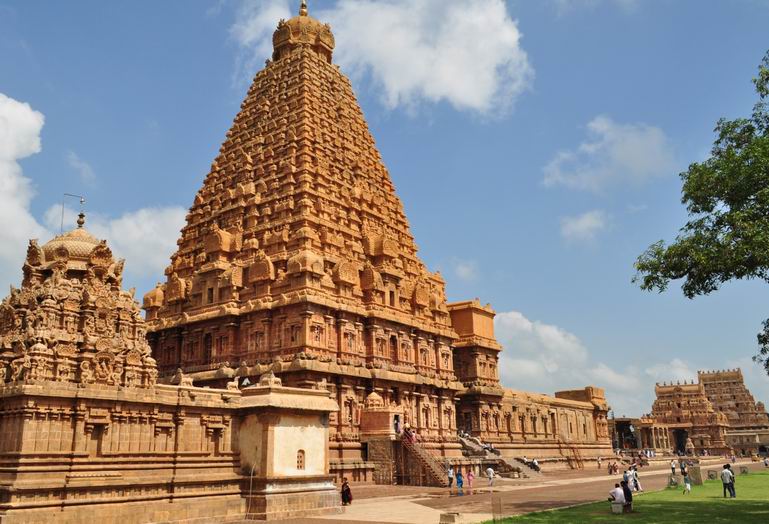 brihadeeswar-temple